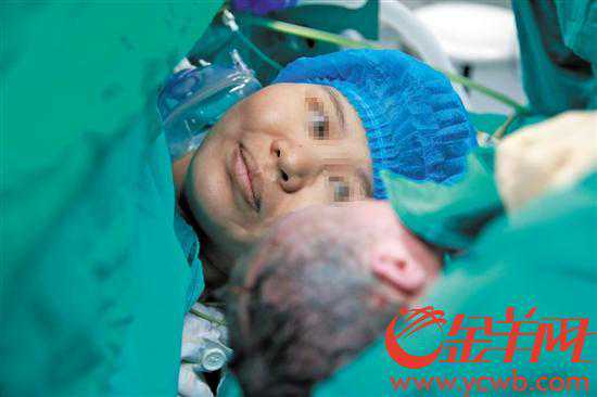 借卵价格-世界首例 “线粒体移植宝宝” 康复出院