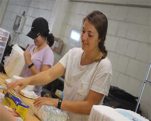 试管胚胎移植完是平躺好还是侧躺好,胚胎移植后平躺和侧躺区别！