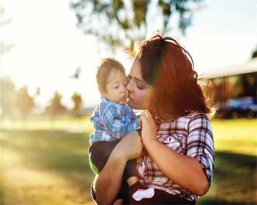 助孕捐卵-试管婴儿时移植囊胚还是移植三天的胚胎？