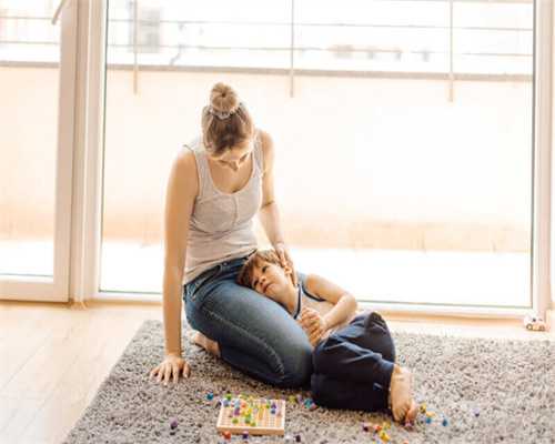 供卵包怀男孩-高龄试管用鲜胚还是囊胚哪个着床时间短？